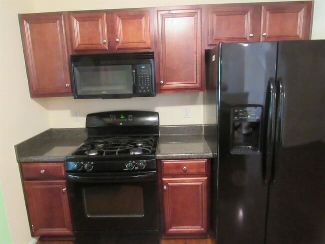 Building Photo - 7279 Laurel Creek Dr