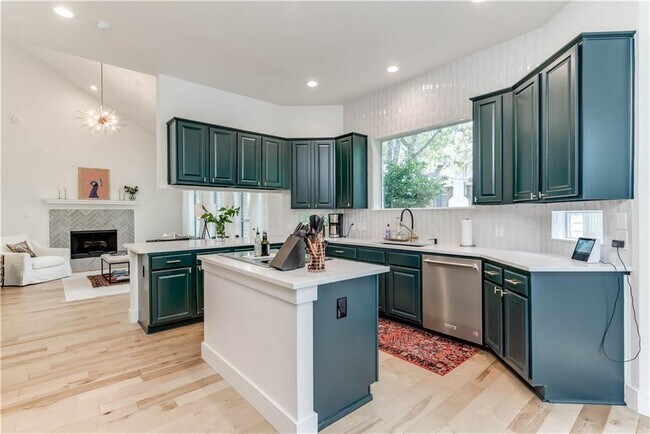 Foto del edificio - 4809 Whispering Valley Dr