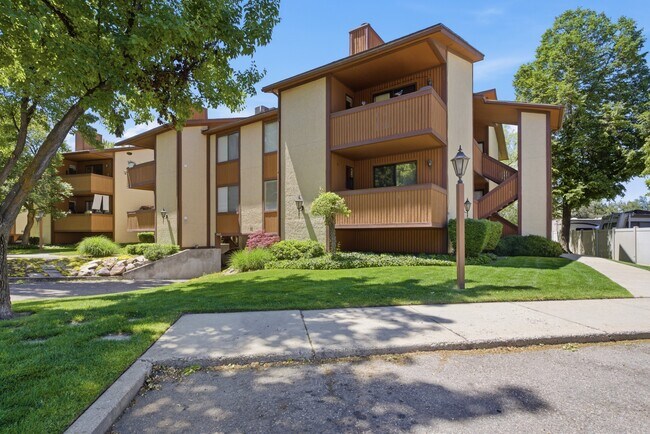 Building Photo - Countrywoods