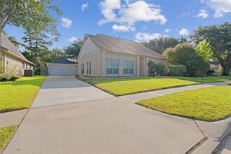 Building Photo - 15414 Willow River Dr
