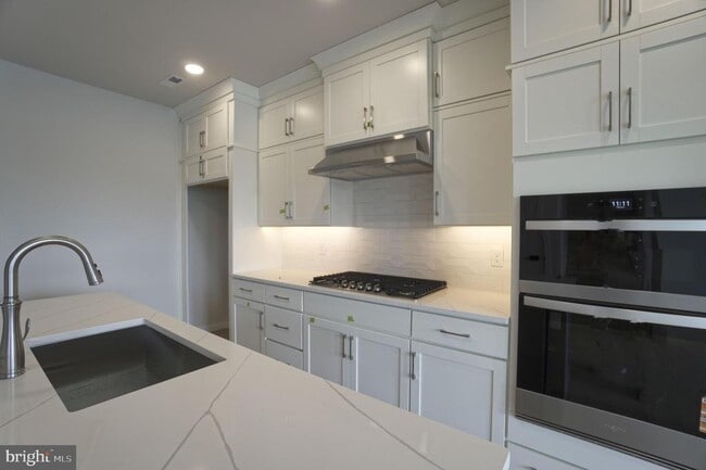 Building Photo - 332 Aspen Wy