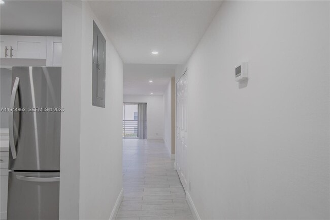 Foto del edificio - 2830 Riverside Dr