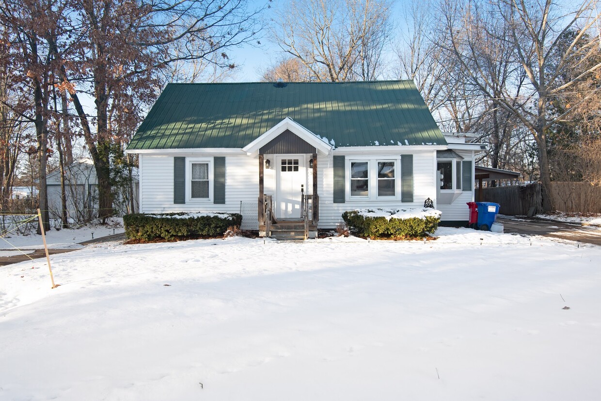 Front of House - 30 Pine St