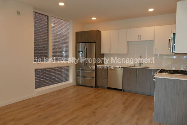Building Photo - 1121 E Howell St