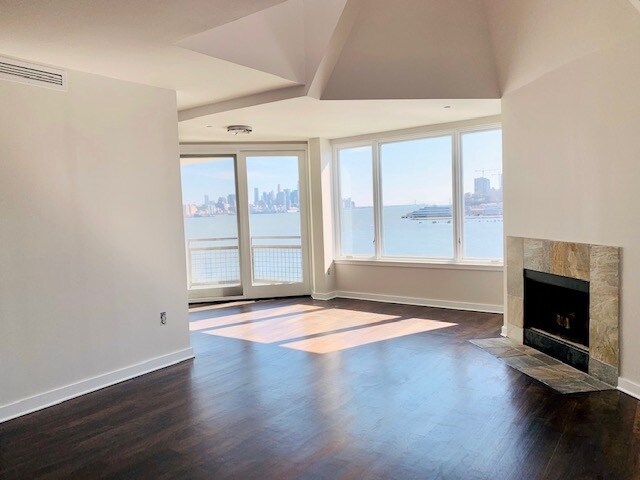 Building Photo - 600 Harbor Blvd