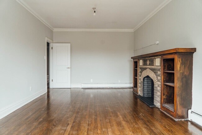 Building Photo - 5433 S Drexel Ave