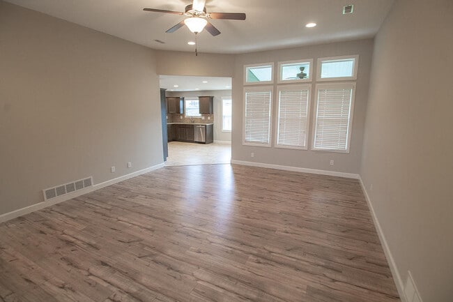 Building Photo - 7410 Oakley Dr