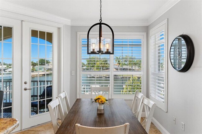 Foto del edificio - 6420 Sunset Bay Cir