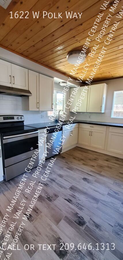 Building Photo - Cozy Stockton 4 Bedroom 2 Bath Single Stor...