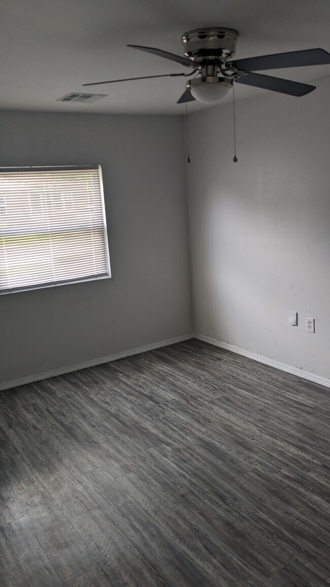 Building Photo - 1209 NW 99th St