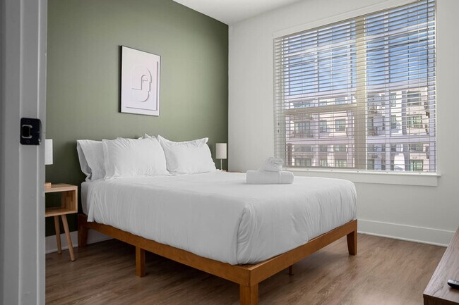 Foto del edificio - 3820 N Clark Ave