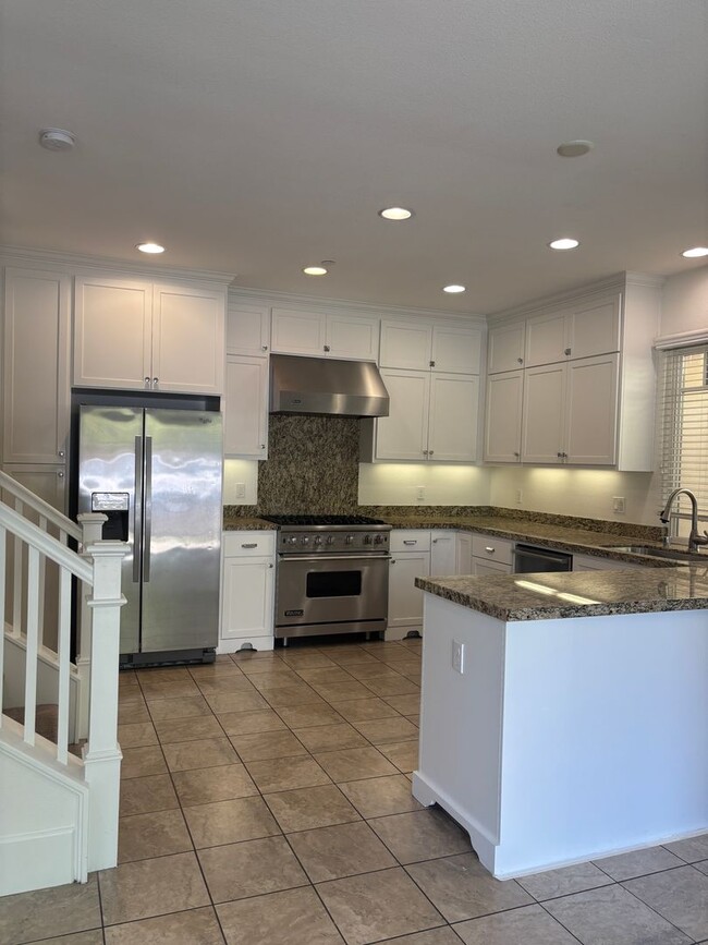 Foto del edificio - Welcome Home to Grafton Terrace! Ideally l...