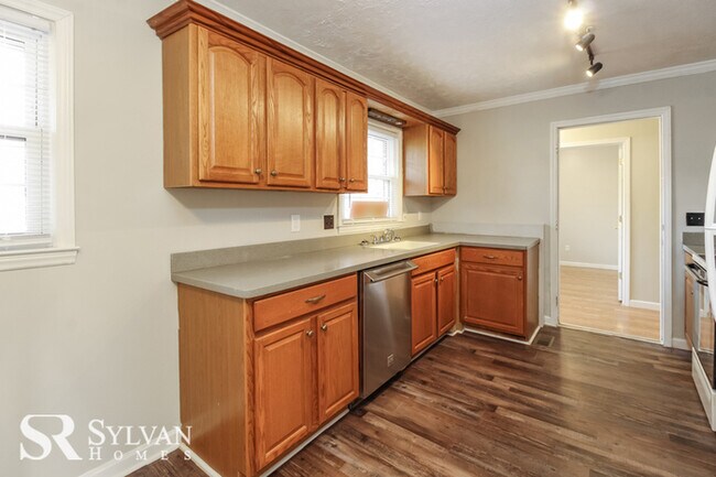 Foto del edificio - Sprawling 5BR, 2BA ranch
