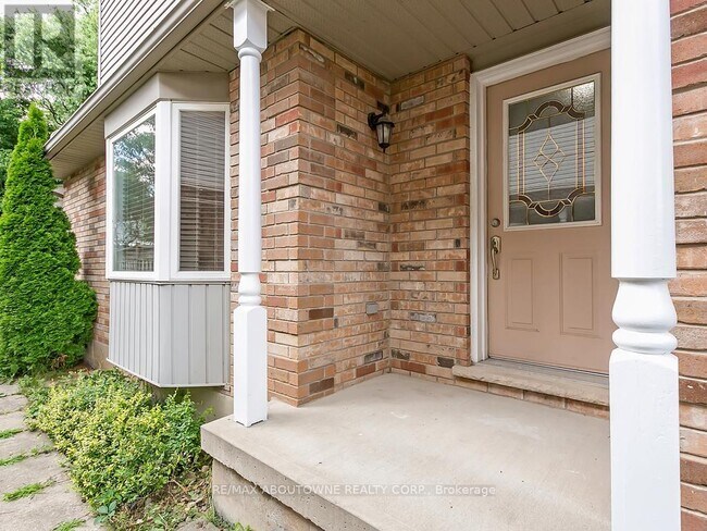 Building Photo - 1310 Blanshard Dr
