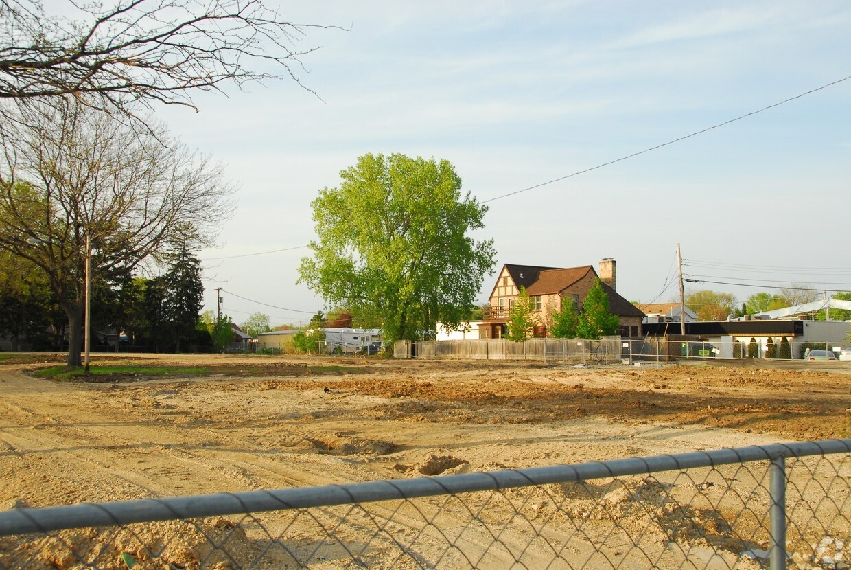 5709 Garden Cir, Monona, WI 53716 Apartments in Monona, WI