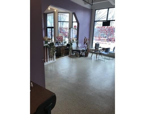 Building Photo - 75 Main St