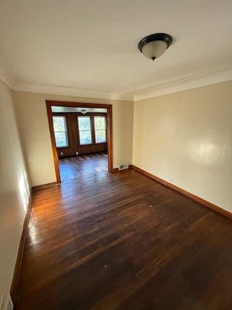 Foto del edificio - Comfortable 2-Bedroom Rental on Tremont Av...