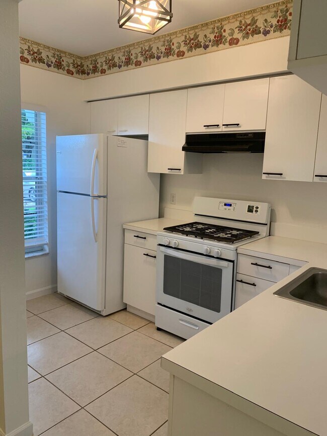 Foto del edificio - 8110 San Carlos Cir