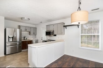 Building Photo - 120 Minnette Ct
