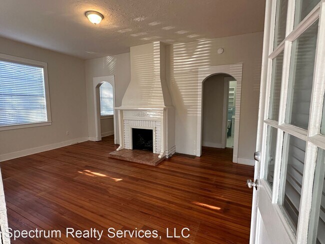 Building Photo - 3 br, 2 bath House - 1824 Perry Place