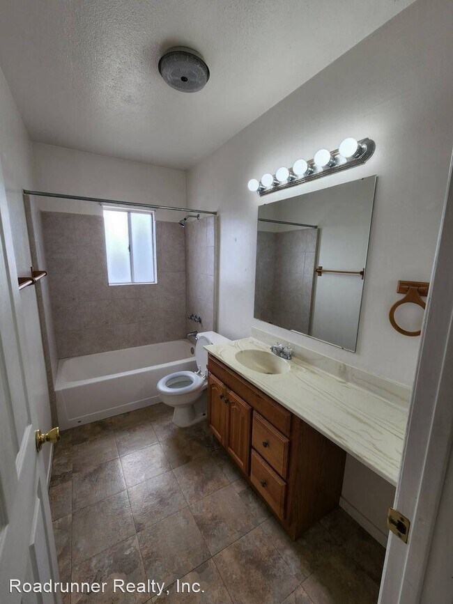 Building Photo - 2 br, 1 bath House - 6250 Morongo Rd