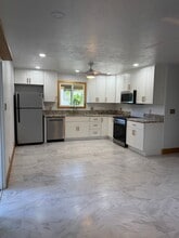 Building Photo - 45 Haele Pl