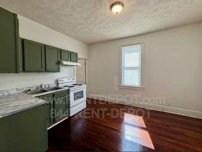 Foto del edificio - 1306 W Missouri St