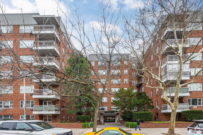 Building Photo - Manhattan View Terrace