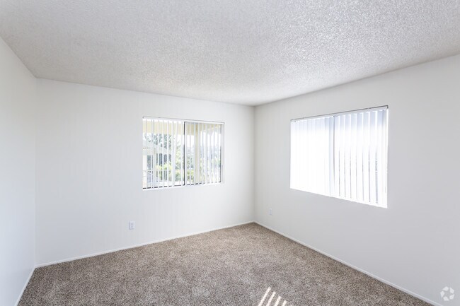 2HAB, 2BA - 910 ft² - Summit Apartments