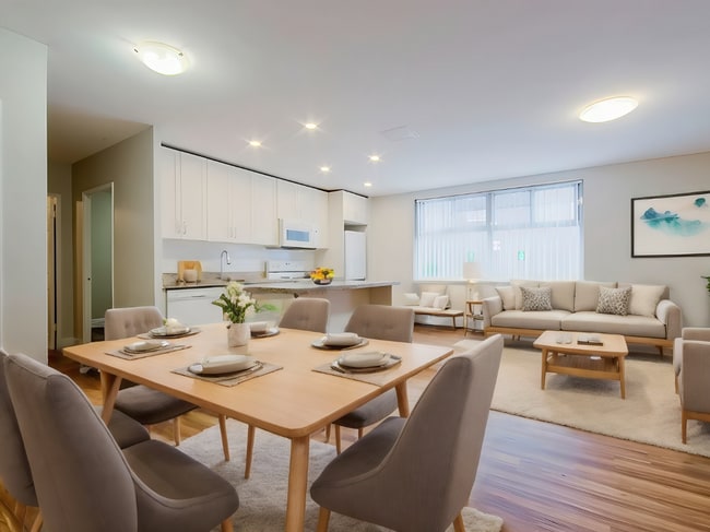 Building Photo - 107 Redpath