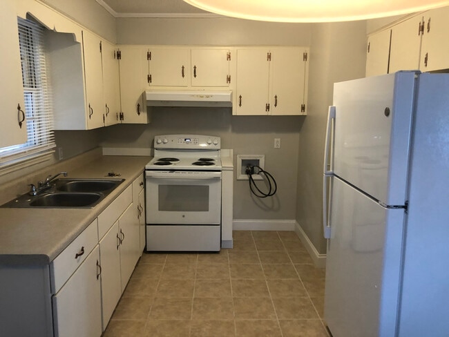 Foto del edificio - 906 Sanborn St