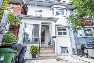 Building Photo - 132 Huron St