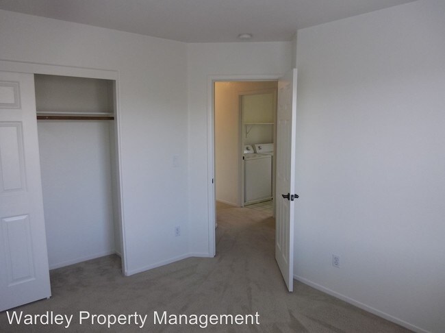 Building Photo - 9735 Clifford Walk Ave