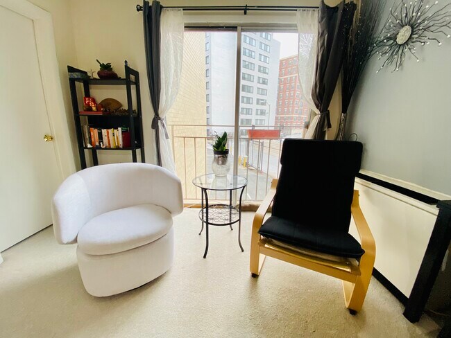 Living room - 1239 Vermont Ave NW