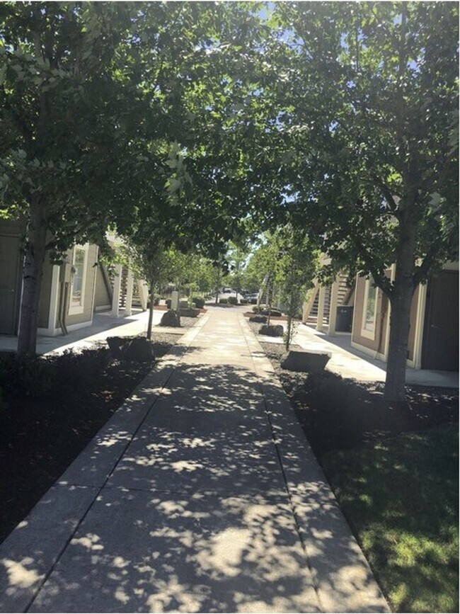 Sumner Square Apartments at 15106 Elm St E Sumner, WA