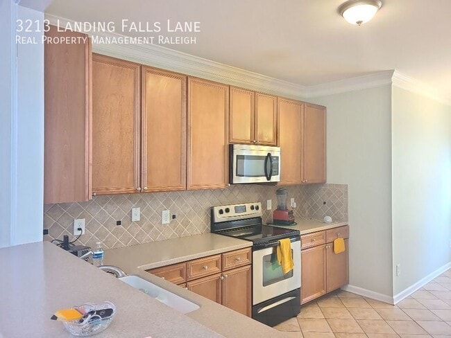 Foto del edificio - 3213 Landing Falls Ln
