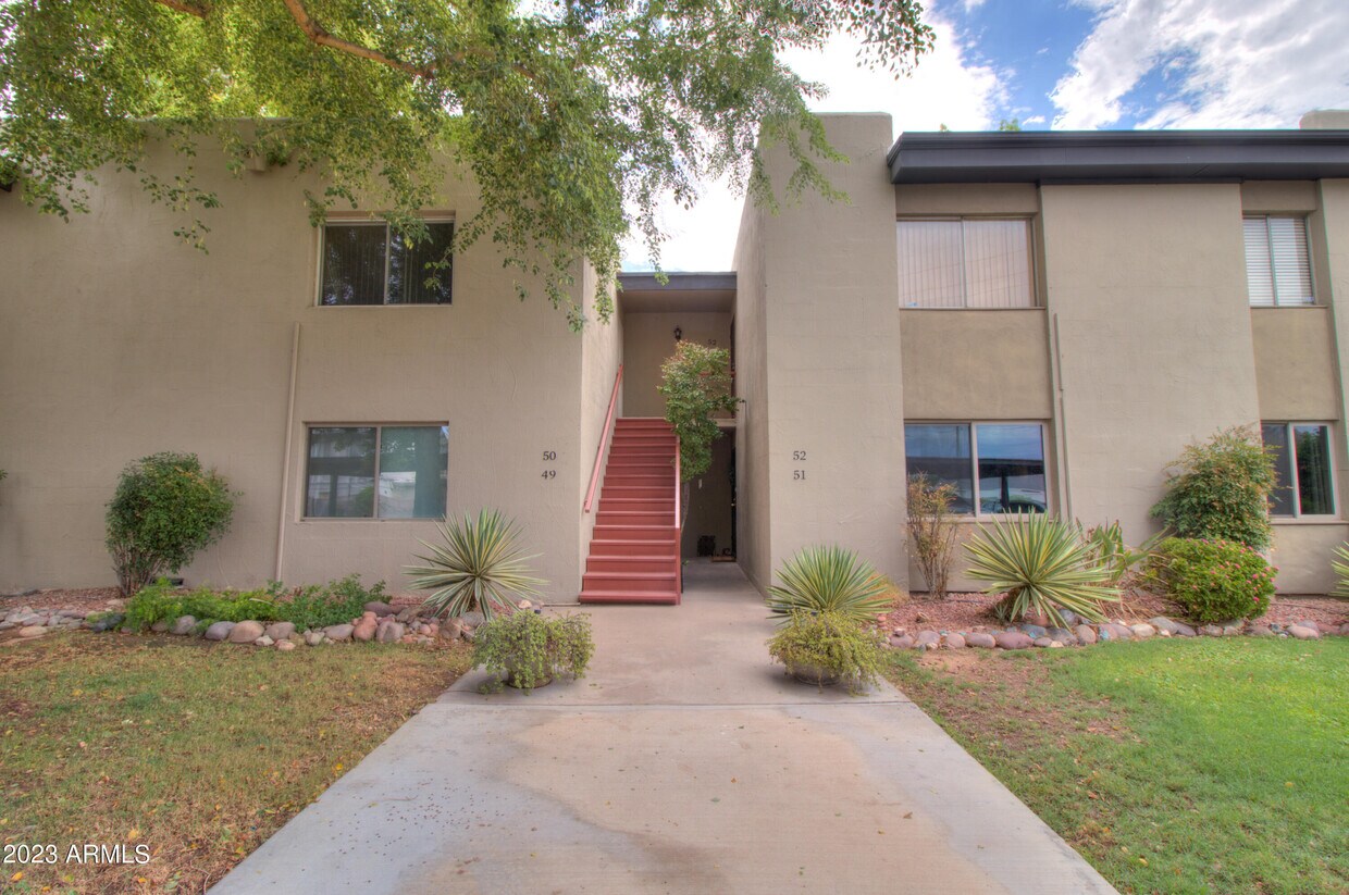 Primary Photo - 4201 E Camelback Rd