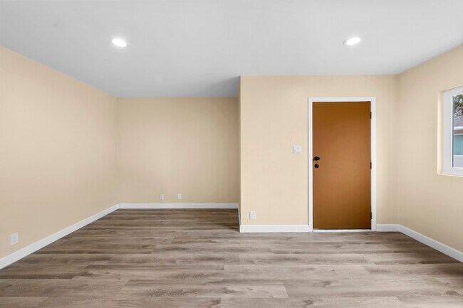 Foto del edificio - 4317 W 120th St