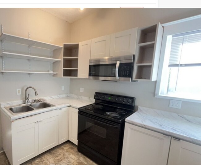 Building Photo - 3BR/1BA House