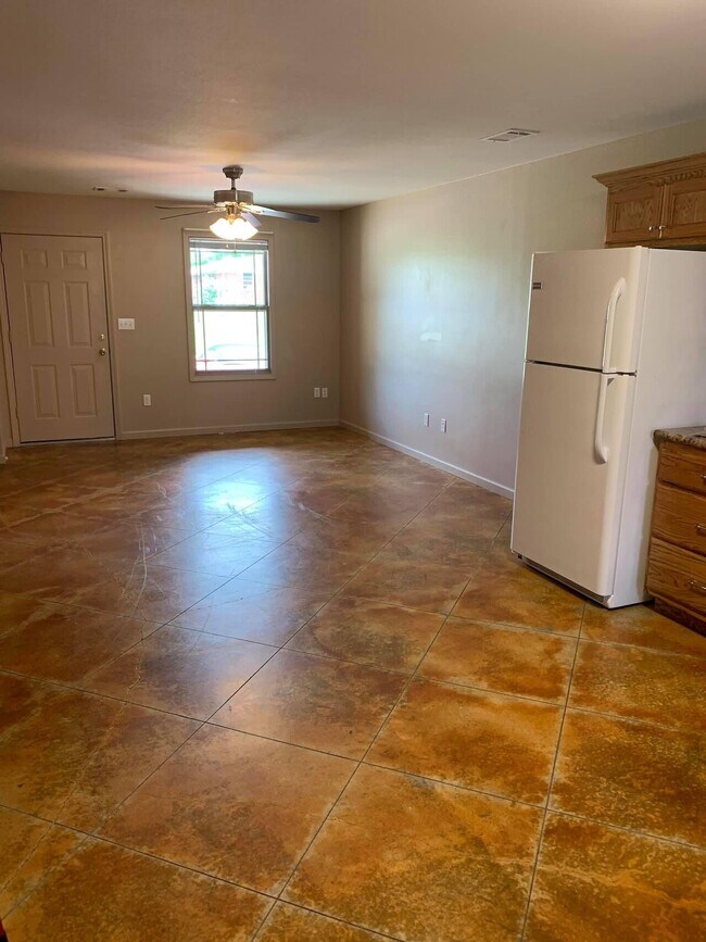 Building Photo - 2161 Smothers Rd