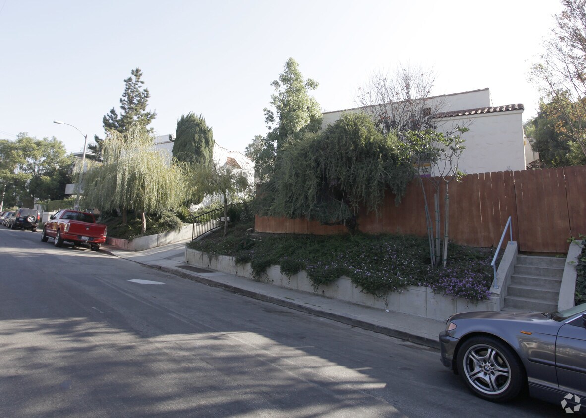 Foto del edificio - 918-928 Maltman Ave