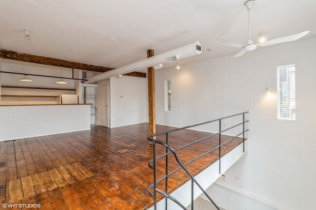 Building Photo - 822 W 19th St