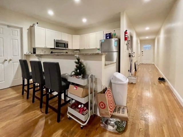 Building Photo - 54 Egmont St