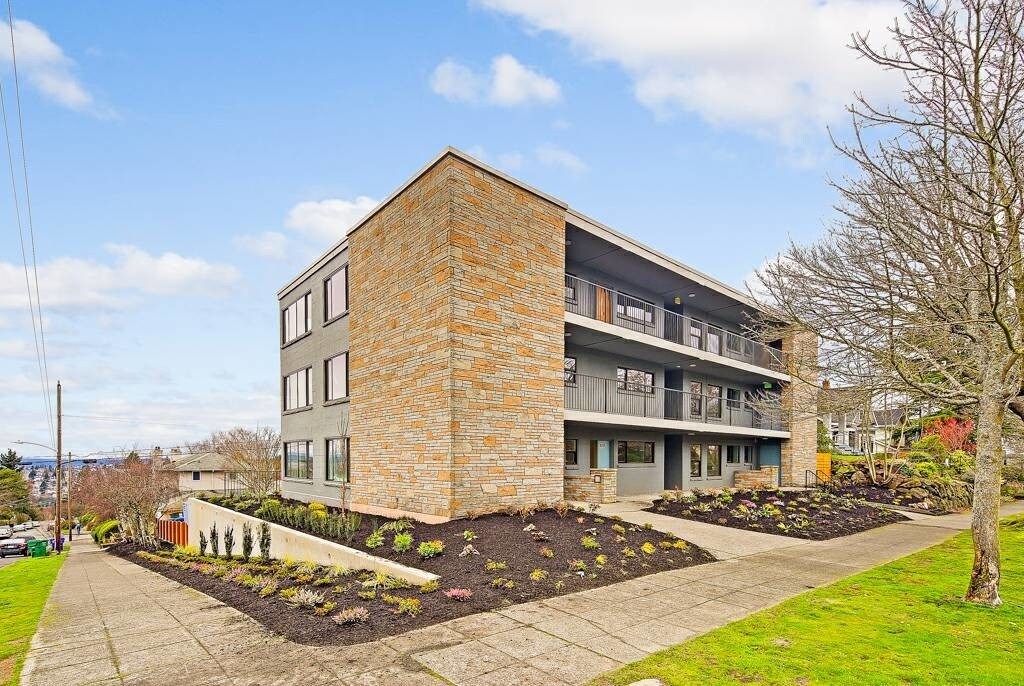 Foto principal - 2107 7th Ave W