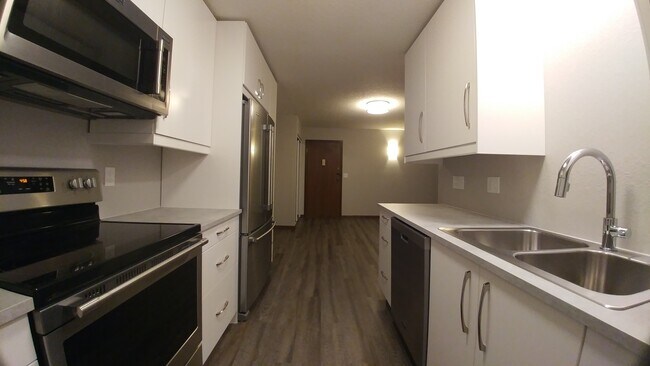 Building Photo - 2204 Valleyhigh Dr NW