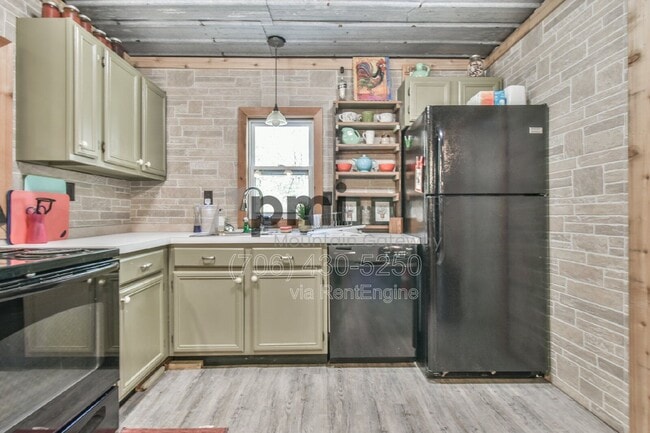 Foto del edificio - 43 Davis Gap Rd