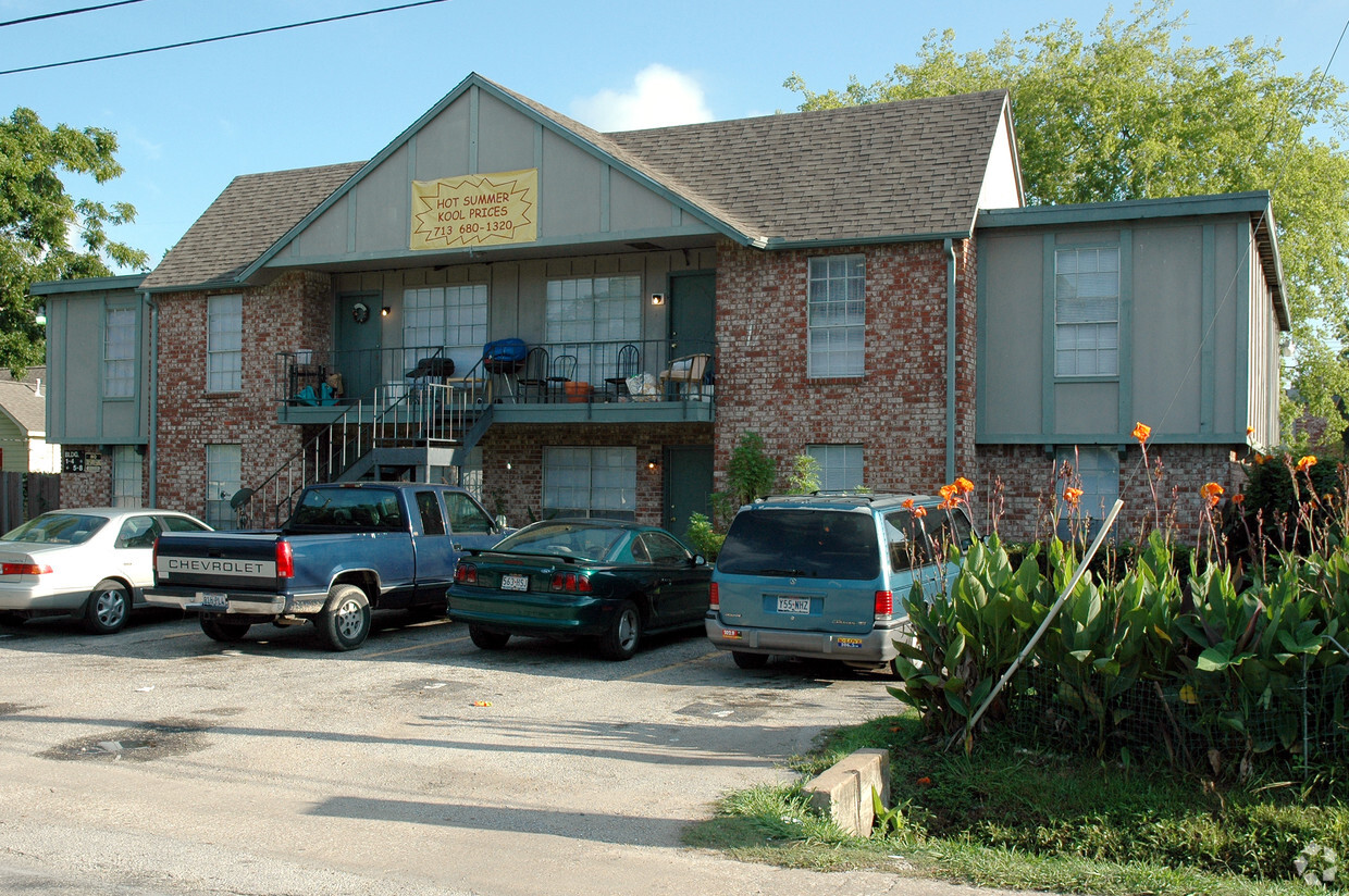 Building Photo - Seven Gables