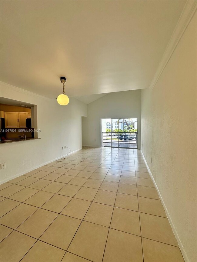 Building Photo - 9701 Fontainebleau Blvd