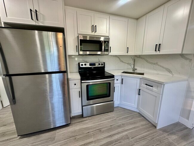 Foto del edificio - 1360 NW 132nd St