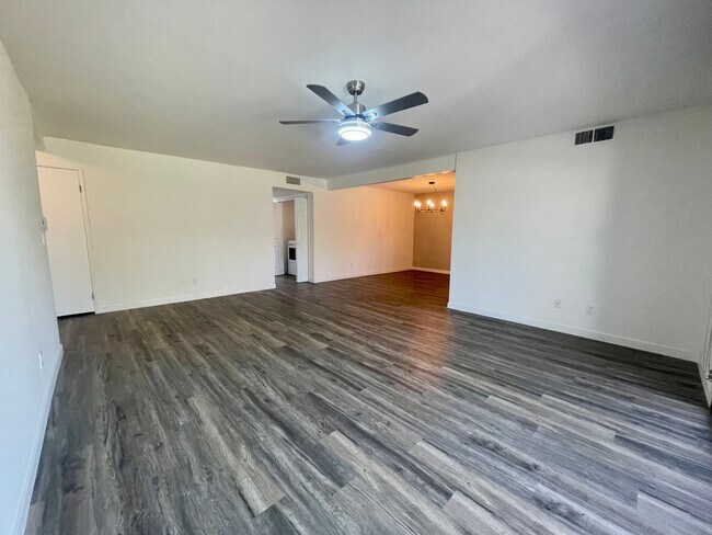 Building Photo - AVAILABLE NOW!! GORGEOUS 2 Bedroom 2 Bathroom Palm Springs Condo!